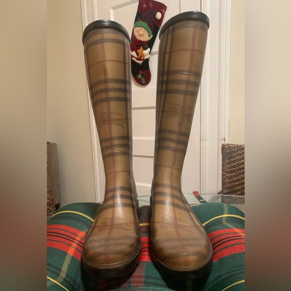 Burberry Women's Brown and Tan Boots - Picture 1 of 17